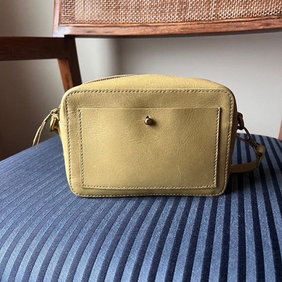 Madewell Transport Camera Bag in Muted Olive - Picture 3 of 10
